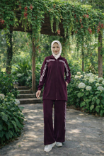 Charger l'image dans la galerie, Elegant Tracksuit - Burgundy
