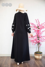 Load image into Gallery viewer, Elegant Embroidered Abaya
