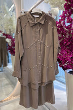 Load image into Gallery viewer, Casual Casual Chic Elegant
