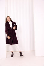 Charger l'image dans la galerie, Long Fur Jacket
