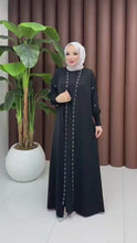 Charger et lire la vidéo dans la visionneuse de la Galerie, Two-Piece Elegant Abaya
